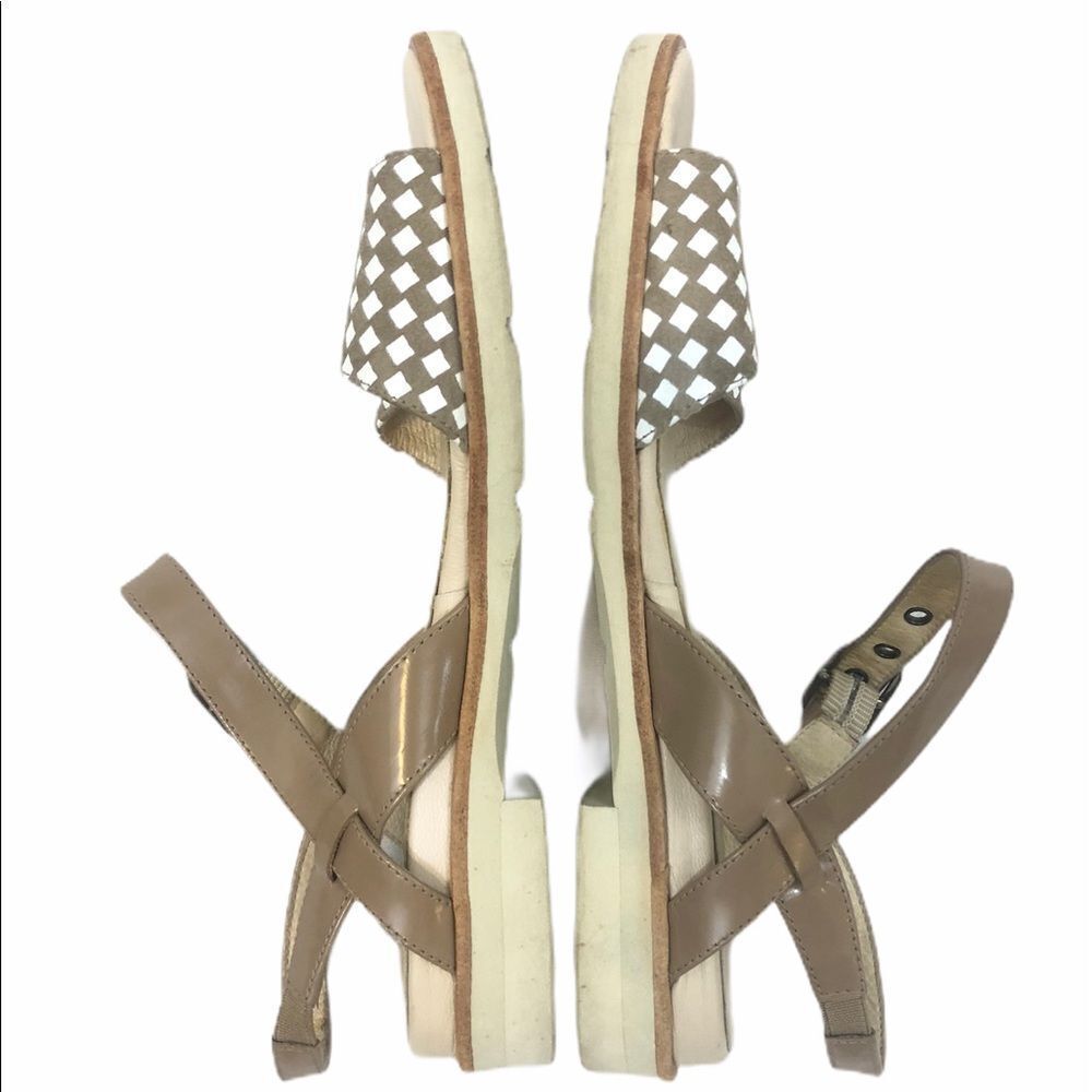 Dansi Open toe Sandals Beige Kids size 2.5-3